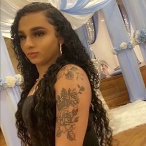 Meet your Posher, Elena